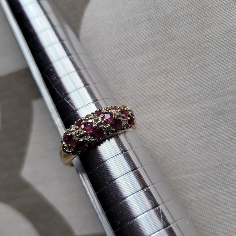 14k Solid Gold Ring Sz7 - image 1